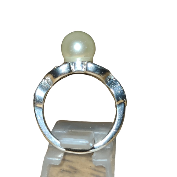 Beautiful Faux Pearl Fashion Ring L4 - Picture 3 of 3